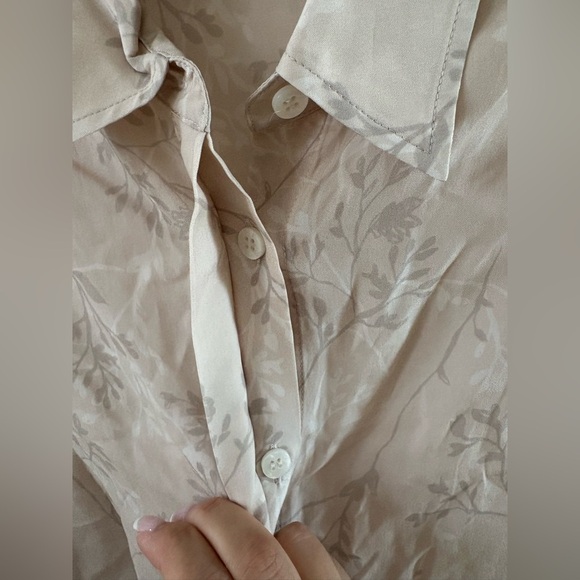 NWOT - AG Shiela Long Sleeve Button-up Shirt in Shadow Flower Neutral - Size S - Picture 10 of 10